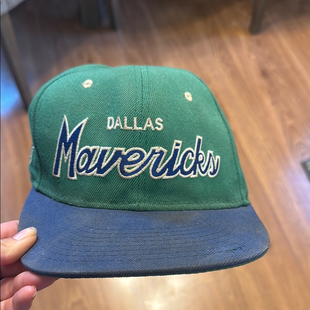 Nostalgia Green and Blue Cap